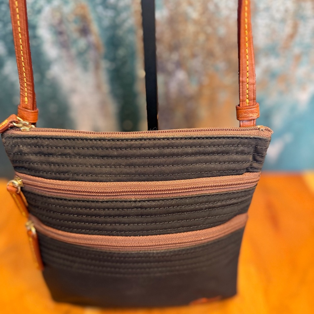 Dooney & Bourke Nylon North South Triple Zip Crossbody (EUC) - Picture 8 of 13